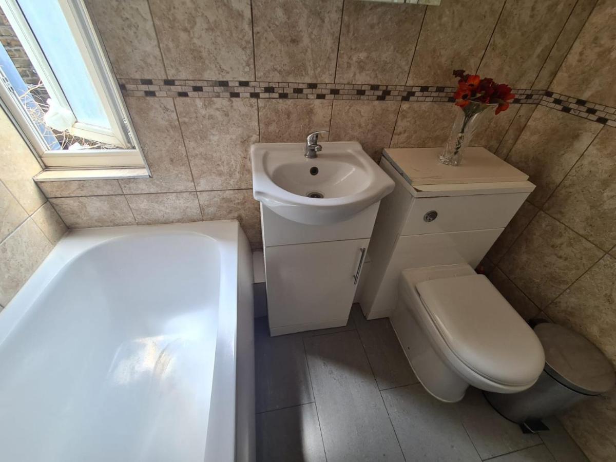 "Bright & Spacious" 3 Bedroom Flat By Kings Cross, St Pancras Station!!!!64 London Exterior foto